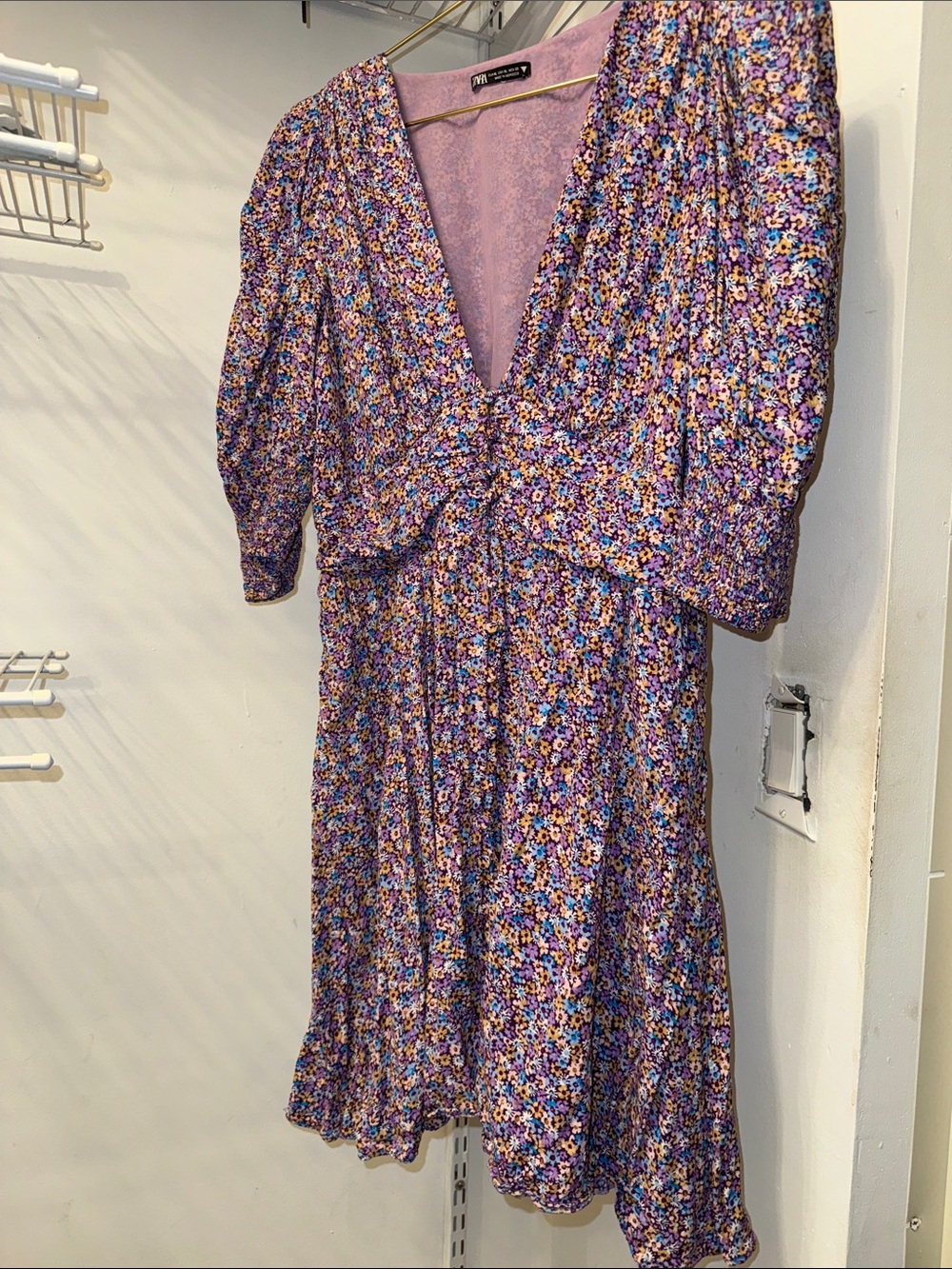Zara Purple Floral V-Neck Midi Dress with Shoulder Pads - Picture 3 of 7